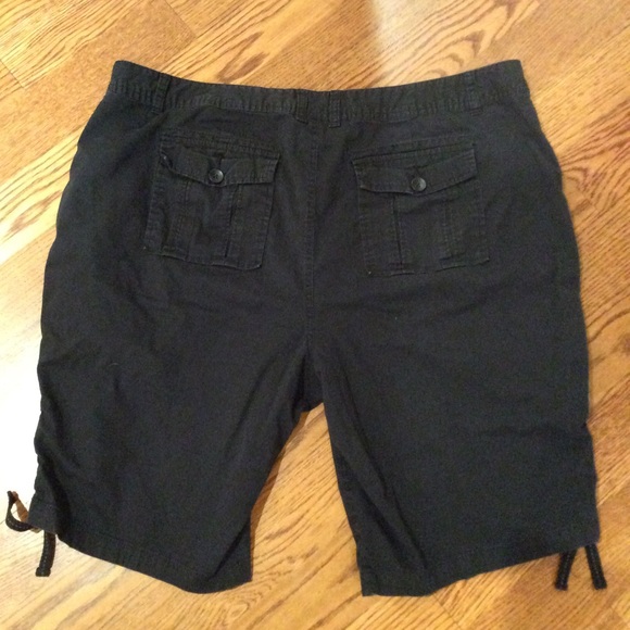 8 Shorts (Plus Size)!!! Only $5 each! If you want specific ones comment $6 each - Picture 15 of 16